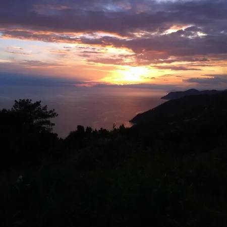 مزرعة للإقامة Rifugio Cinque Terre Biassa